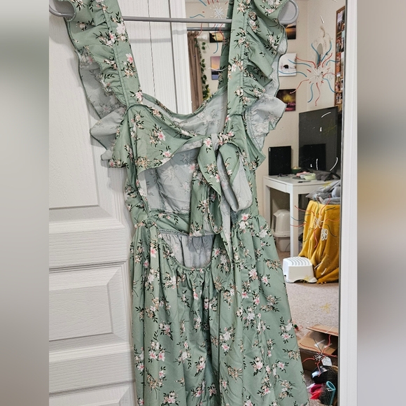 Green Summer Dress - Picture 3 of 5